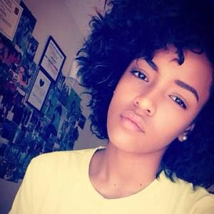 Meet your Posher, Ramona